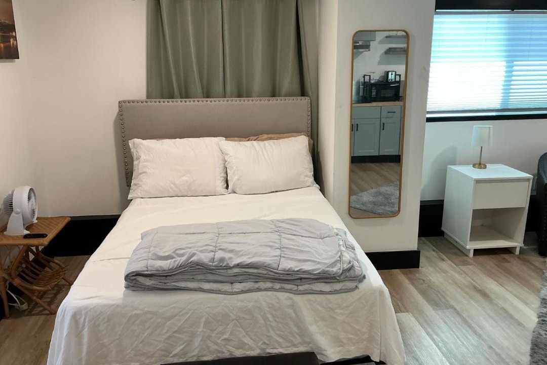 Photo of Bedroom in Oakland