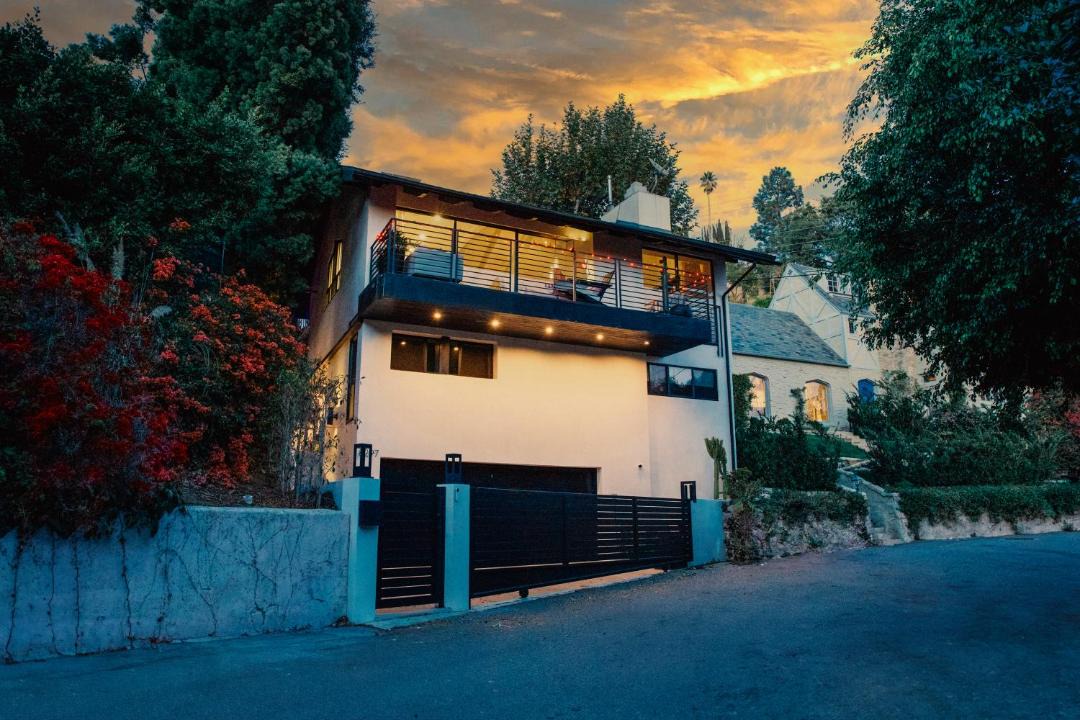 Photo of Others in Hollywood Hills West