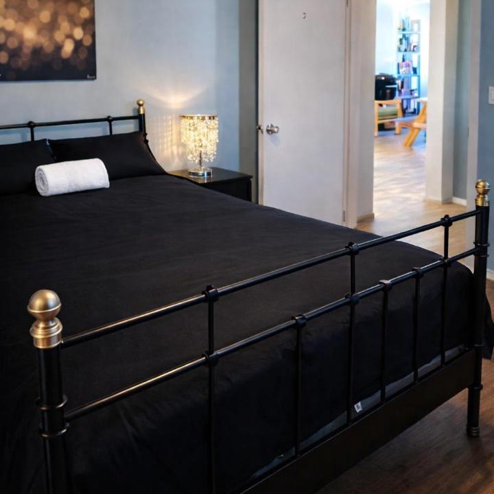 Photo of Bedroom in Pico - Robertson
