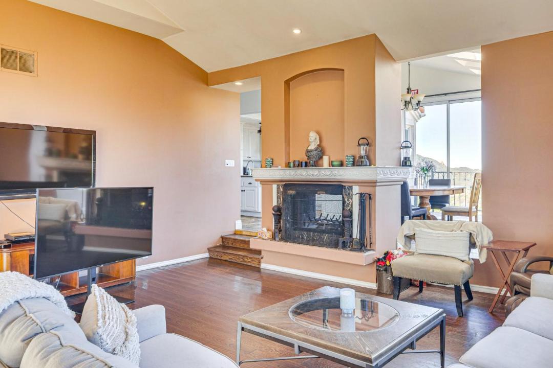 Photo of Livingroom in Topanga