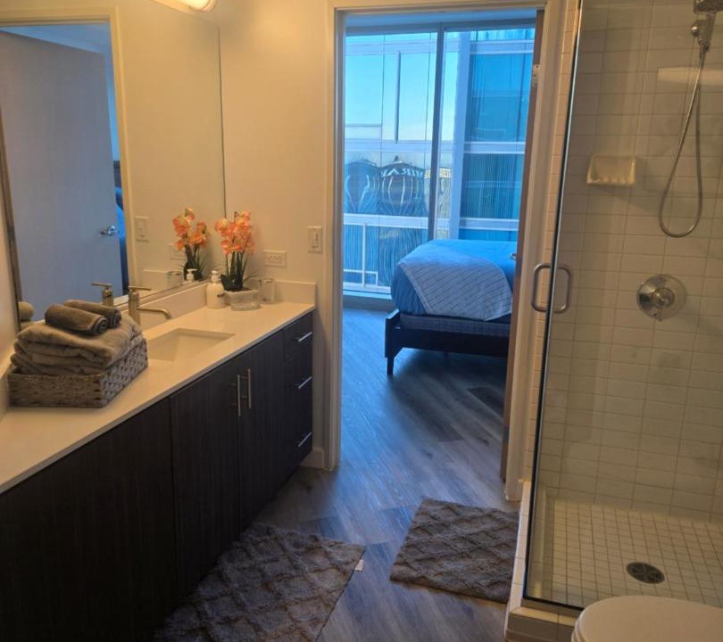 Photo of Bathroom in Wilshire Center