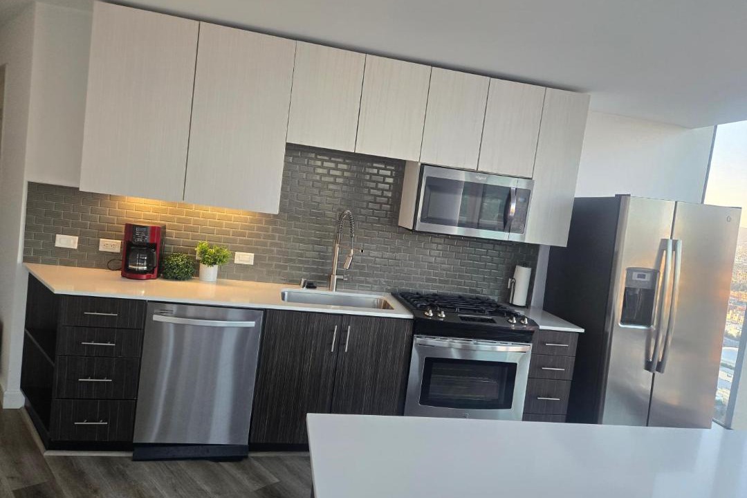 Photo of Kitchen in Wilshire Center