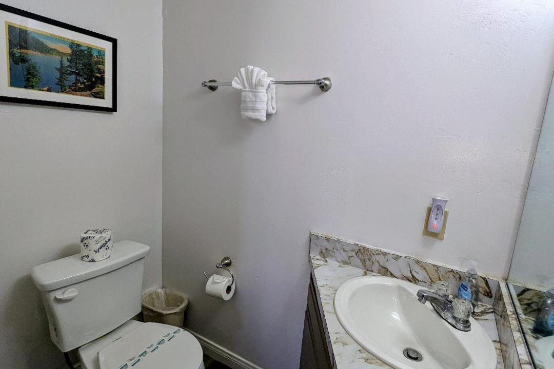 Photo of Bathroom in Big Bear Lake