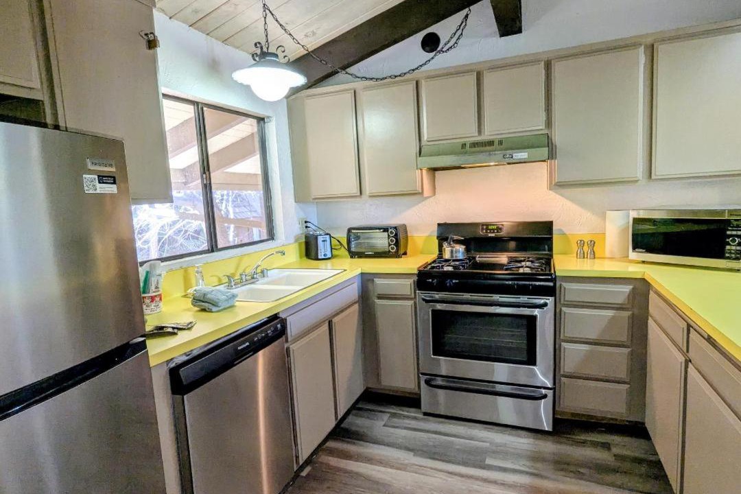 Photo of Kitchen in Big Bear Lake
