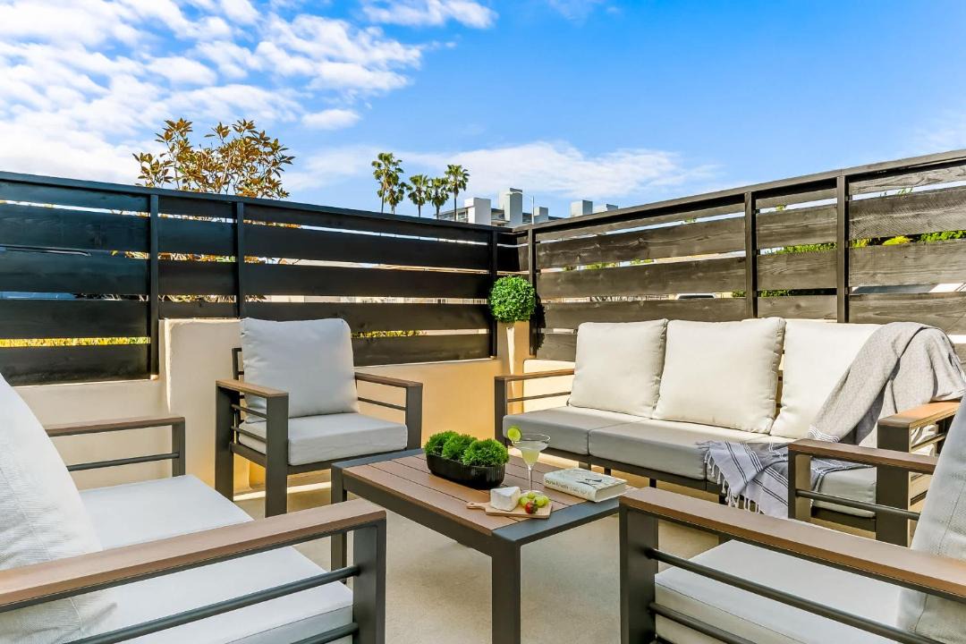 Photo of Patio Balcony in North Pacific Beach