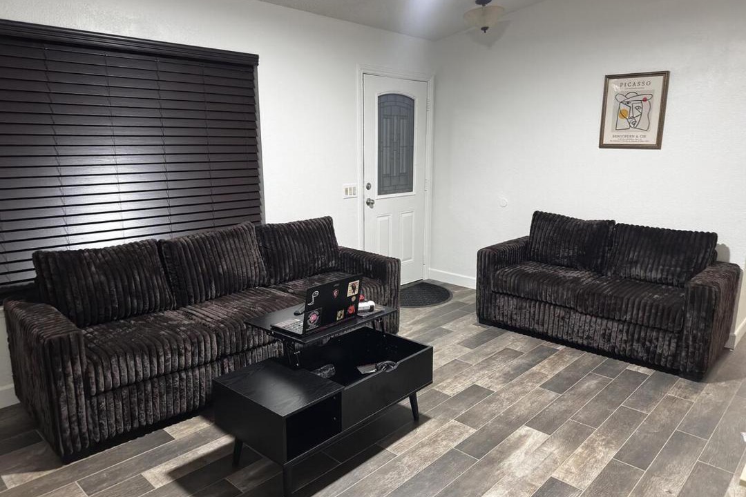 Photo of Livingroom in Pumpkin Center