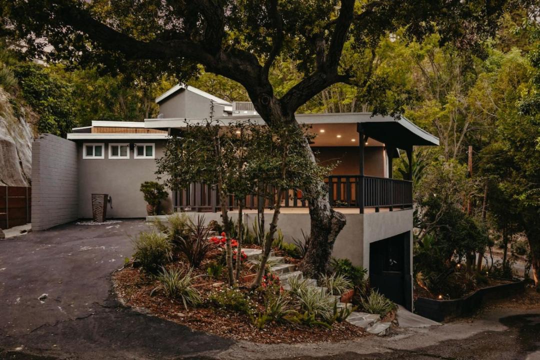Photo of Others in Hollywood Hills