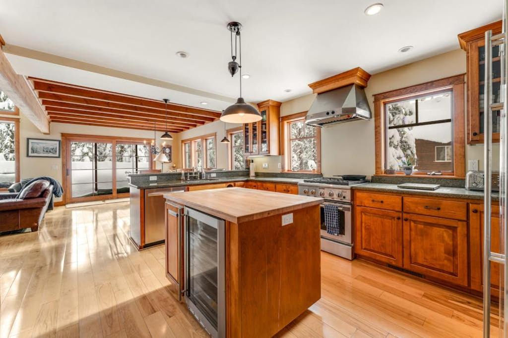 Photo of Kitchen in Serene Lakes