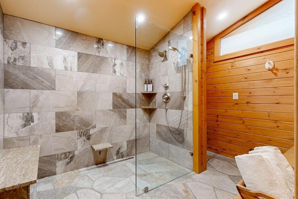 Photo of Bathroom in Ponderosa Palisades