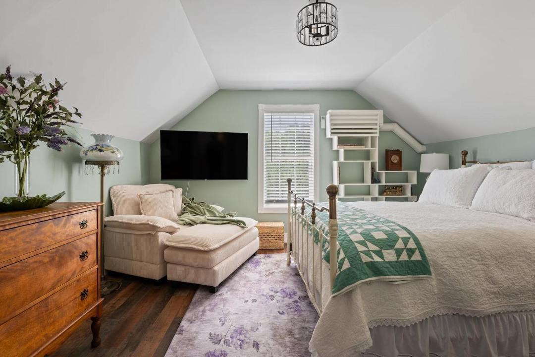 Photo of Bedroom in Downtown Reno