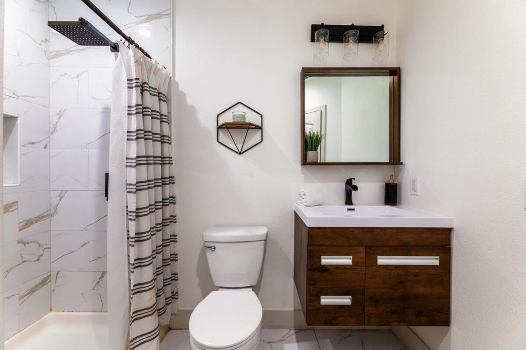 Photo of Bathroom in Los Angeles