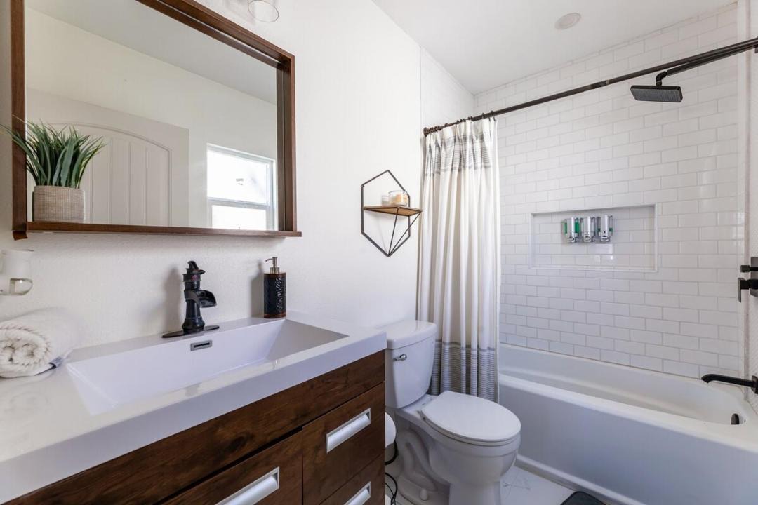 Photo of Bathroom in Los Angeles