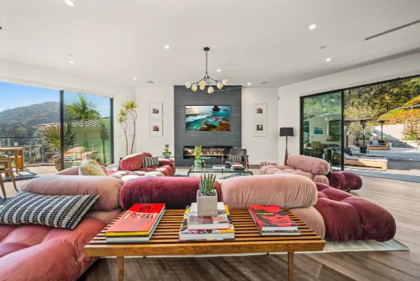 Photo of Livingroom in Laurel Canyon