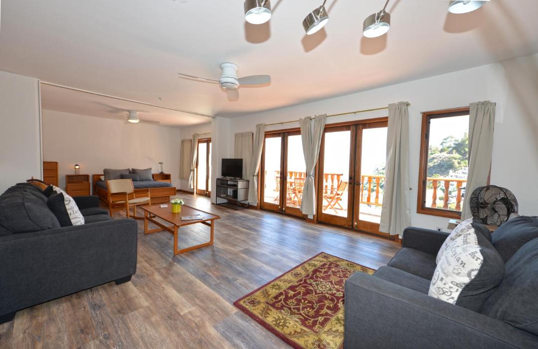 Photo of Livingroom in Avalon