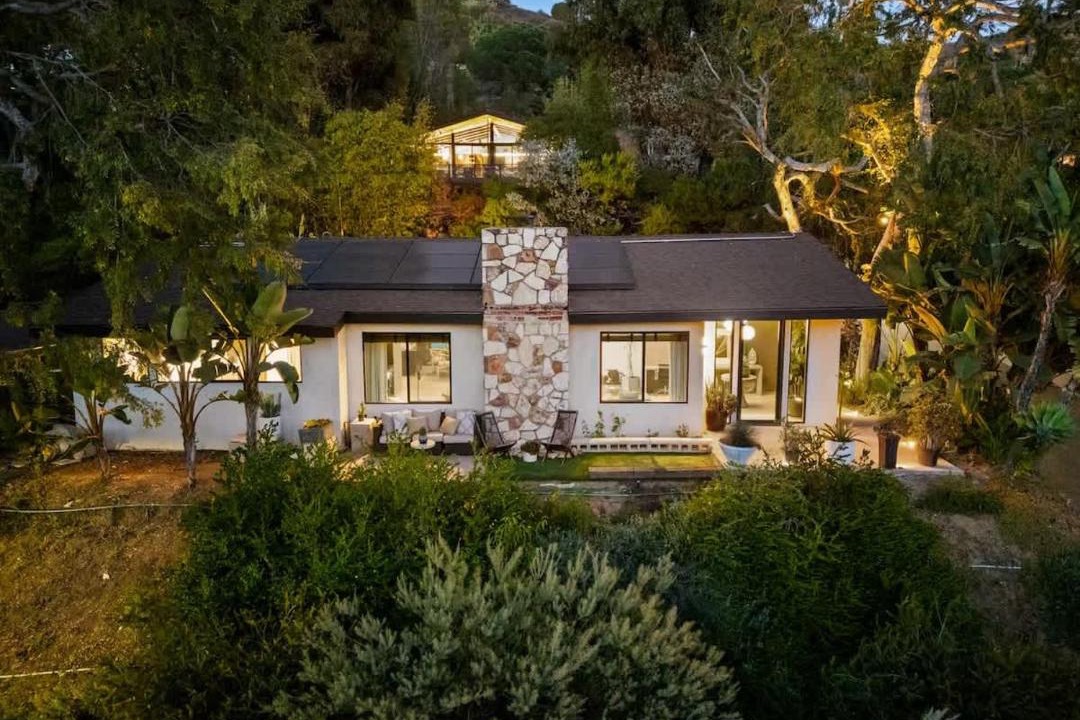 Photo of Others in Hollywood Hills