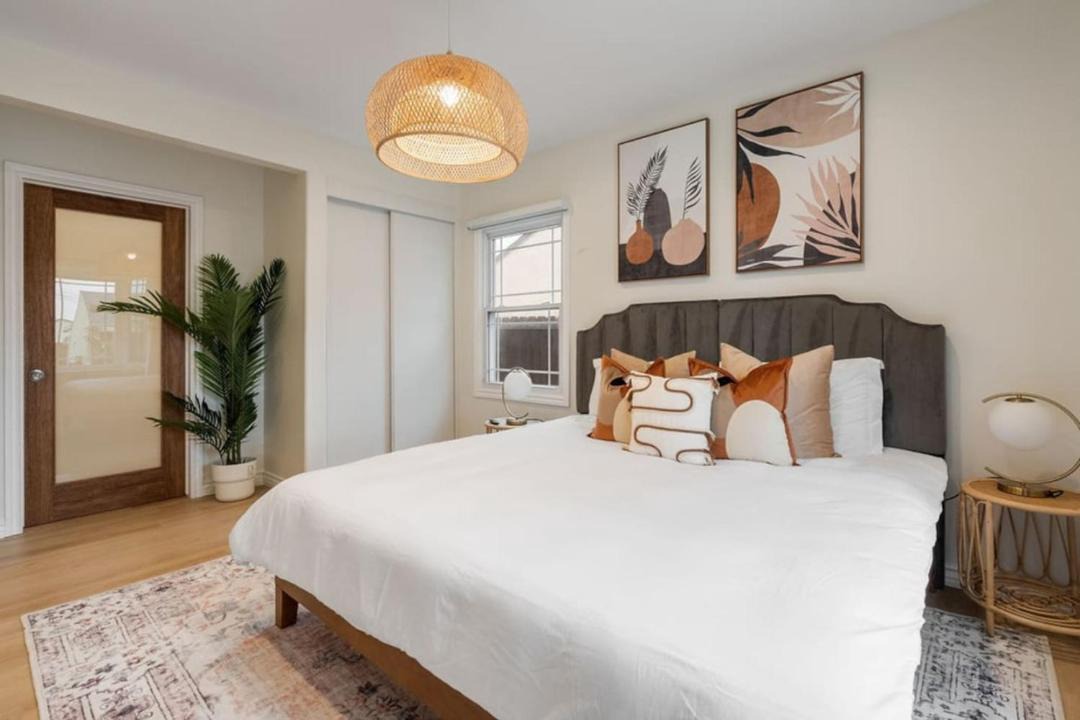 Photo of Bedroom in Bixby Knolls