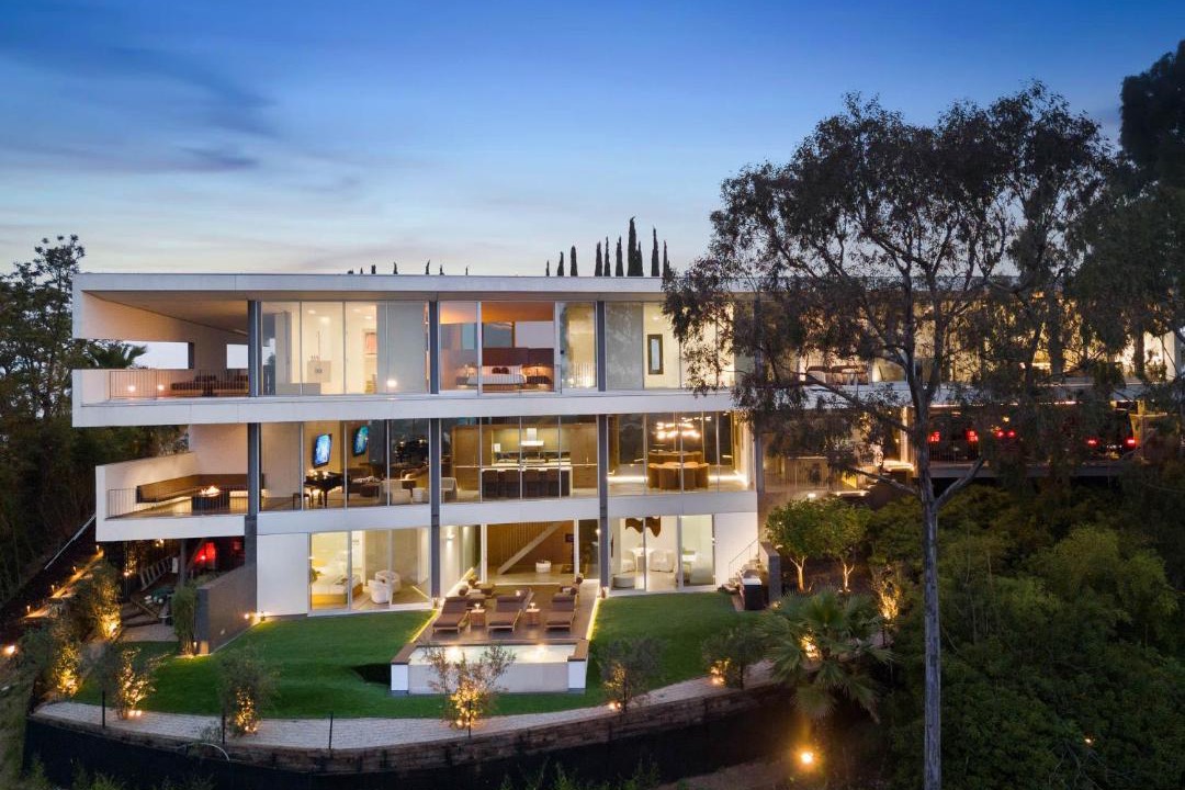Photo of Others in Hollywood Hills