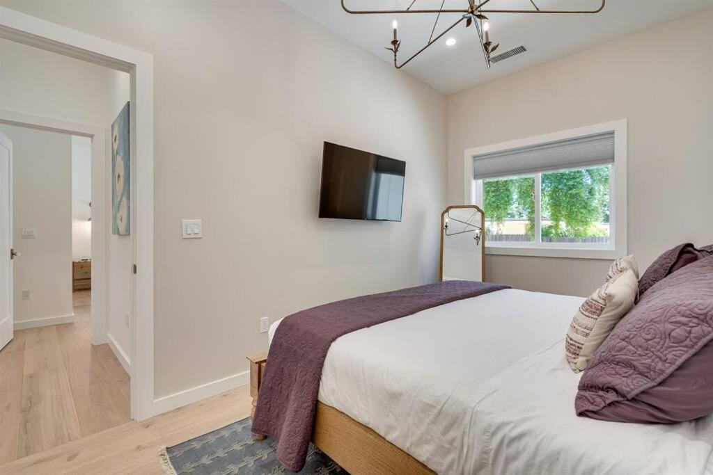 Photo of Bedroom in Vineburg