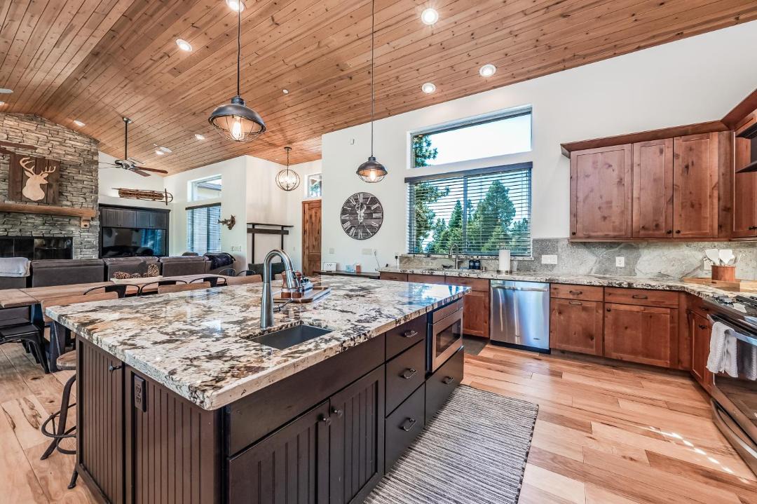 Photo of Kitchen in Shaver Lake