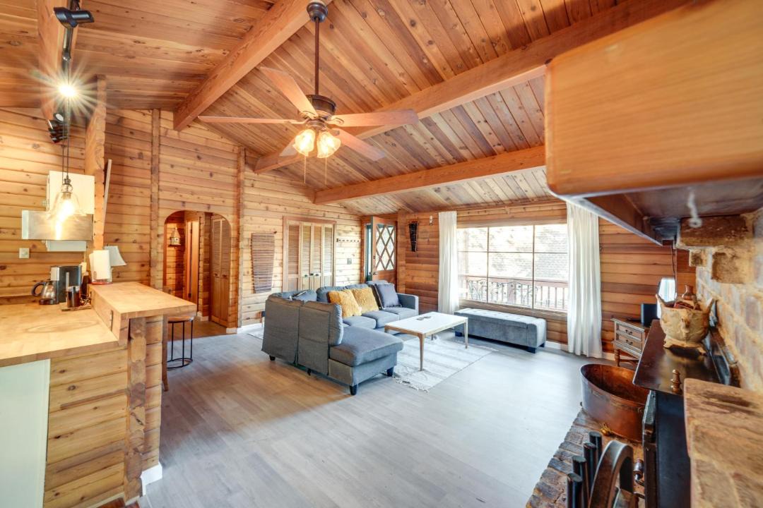Photo of Livingroom in Pine Mountain Club