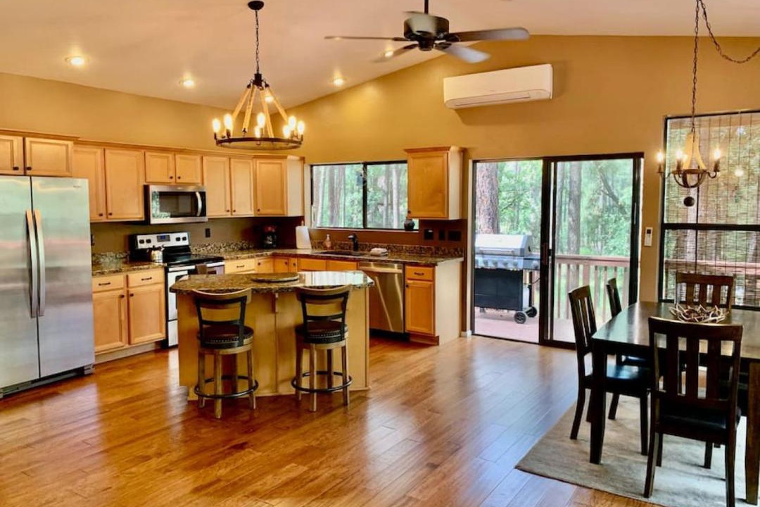 Photo of Livingroom in Groom Creek