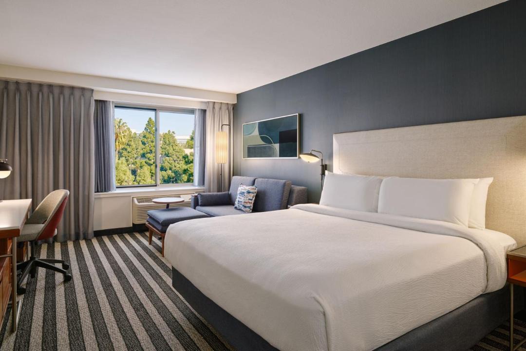 Photo of Bedroom in Fox Hills