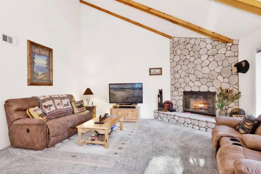 Photo of Livingroom in Moonridge
