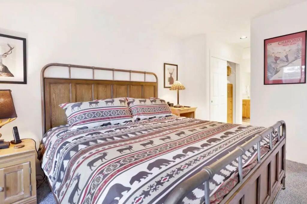 Photo of Bedroom in Moonridge