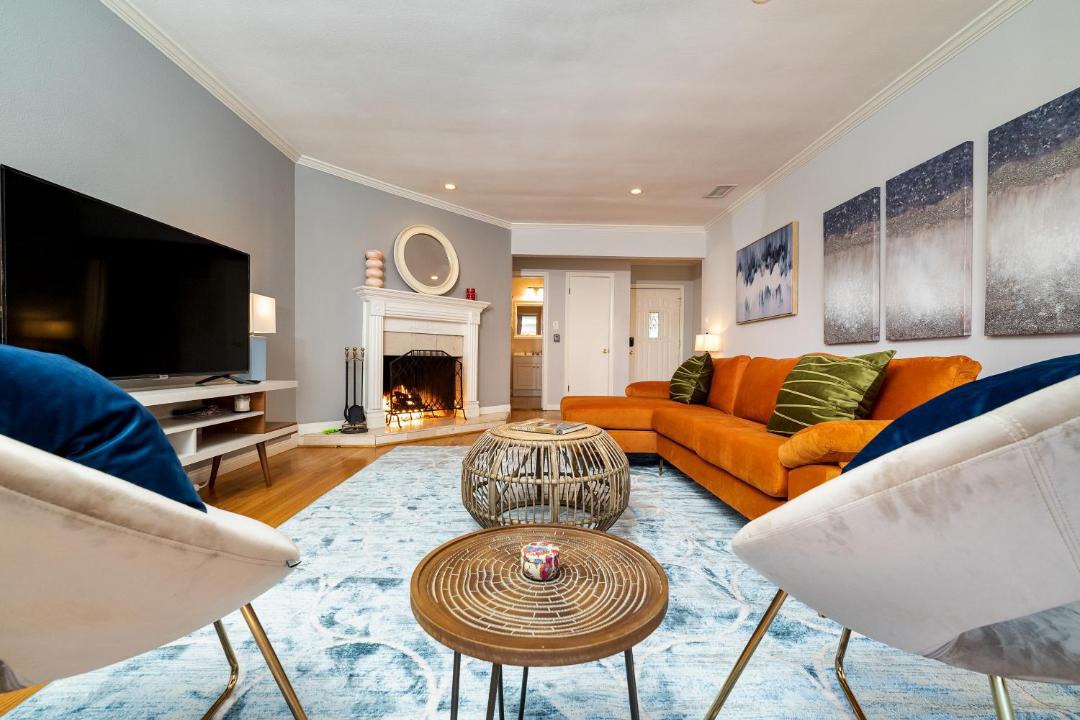 Photo of Livingroom in Van Nuys