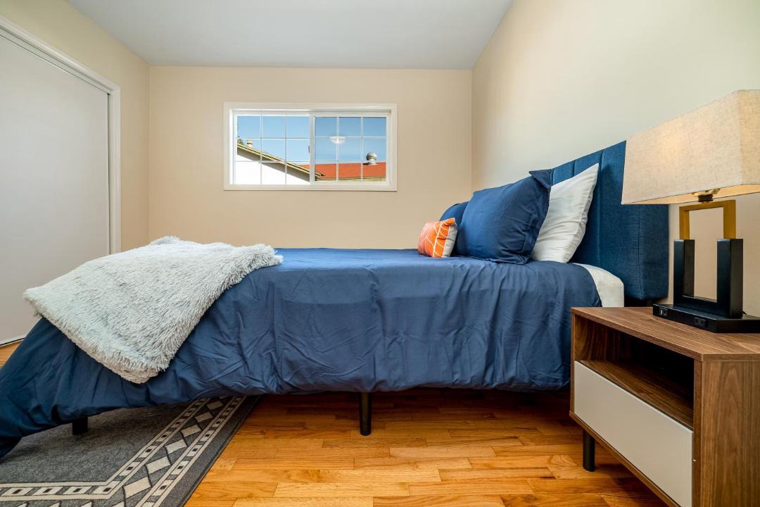 Photo of Livingroom in Van Nuys