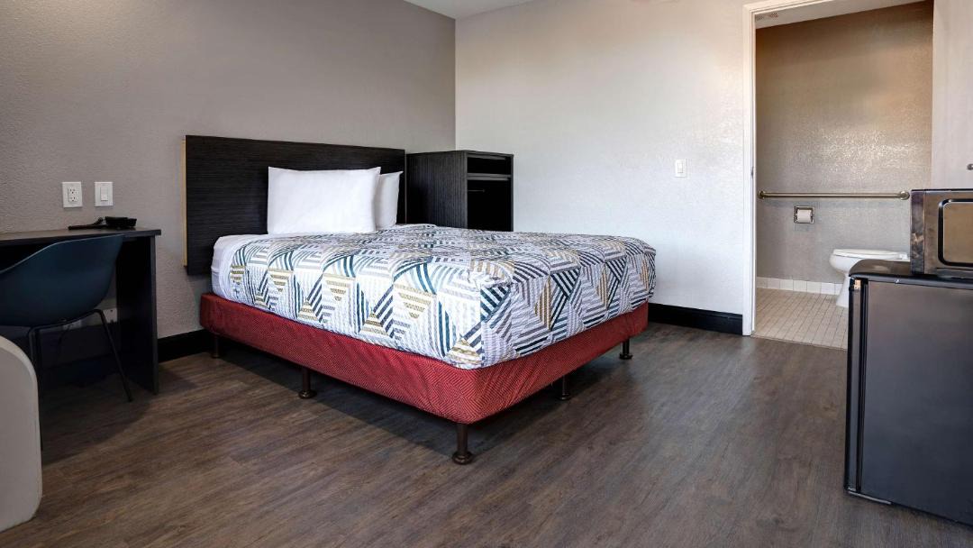 Photo of Bedroom in Pacific
