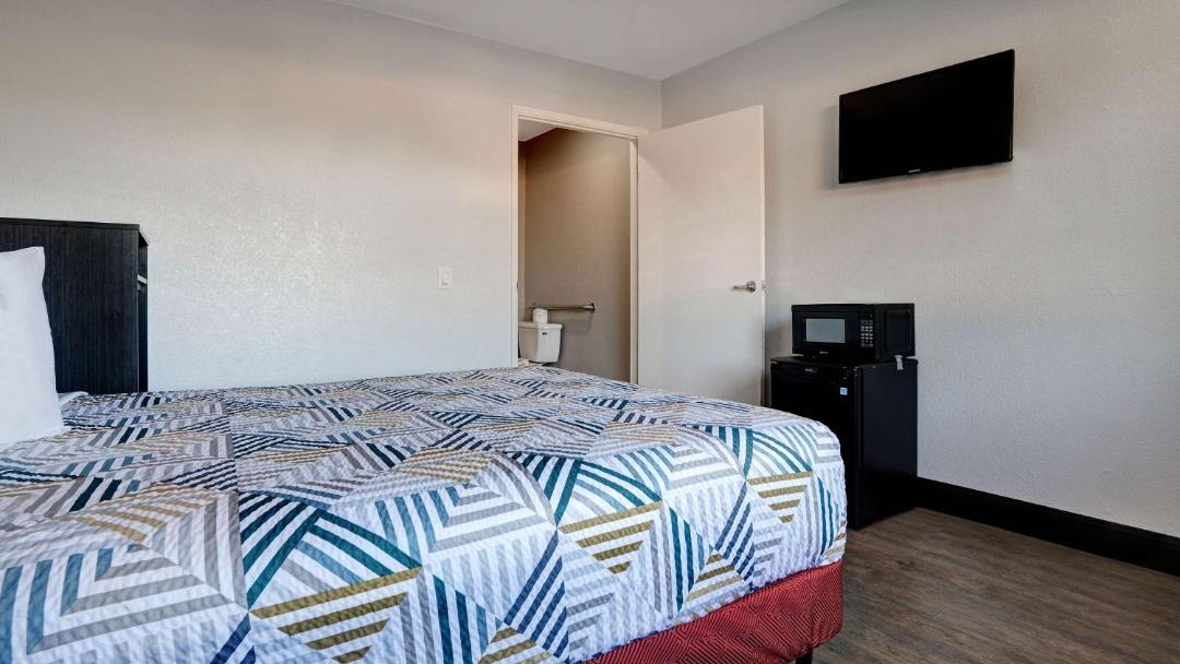 Photo of Bedroom in Pacific