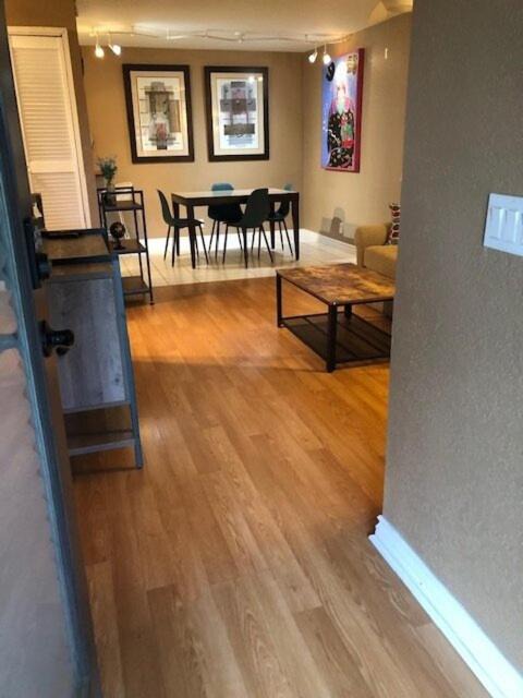 Photo of Livingroom in Racquet Club West