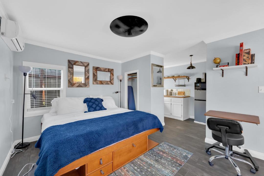 Photo of Bedroom in North Oak Park