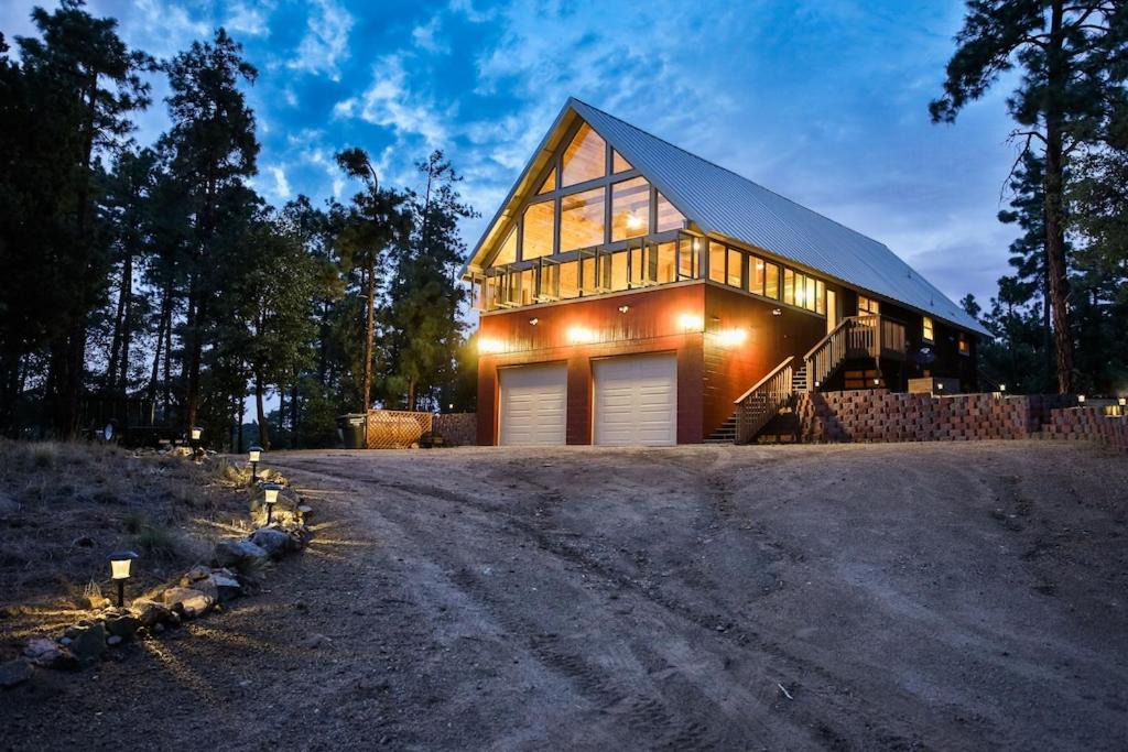 Photo of Buildings in Highland Pines