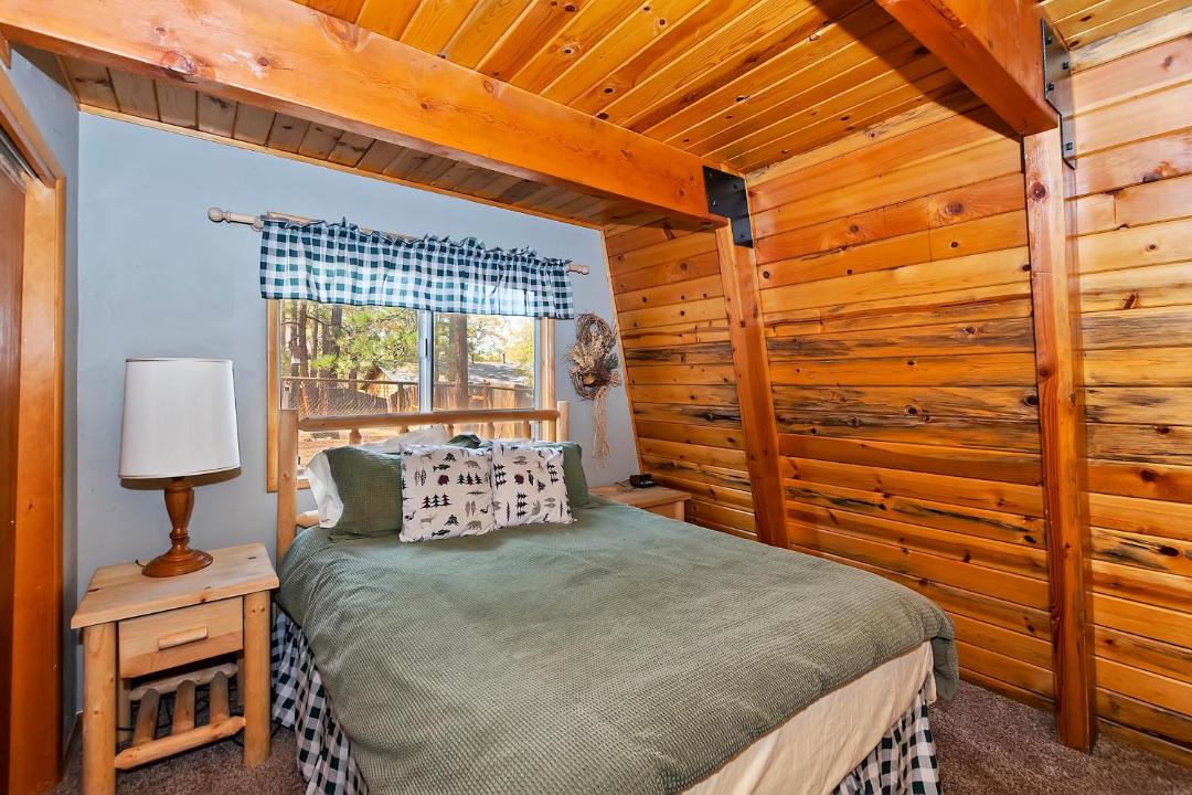 Photo of Bedroom in Upper Moonridge