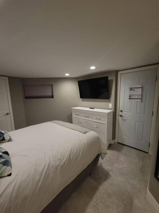 Photo of Bedroom in San Leandro