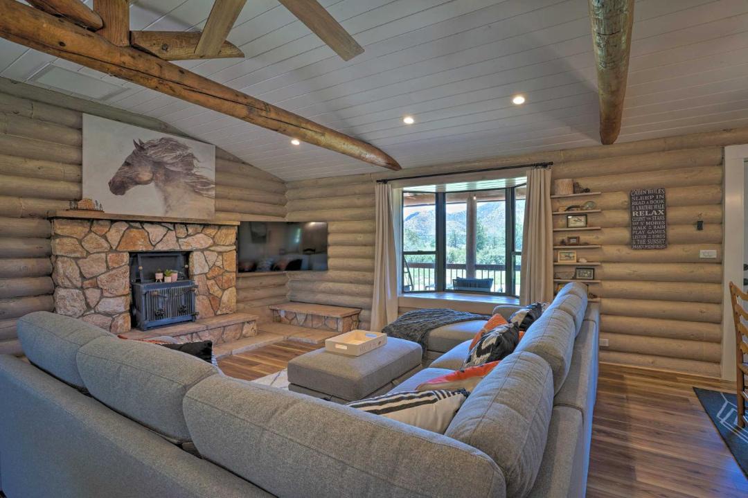 Photo of Livingroom in Williamson