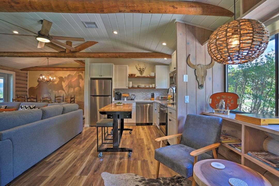 Photo of Livingroom in Williamson