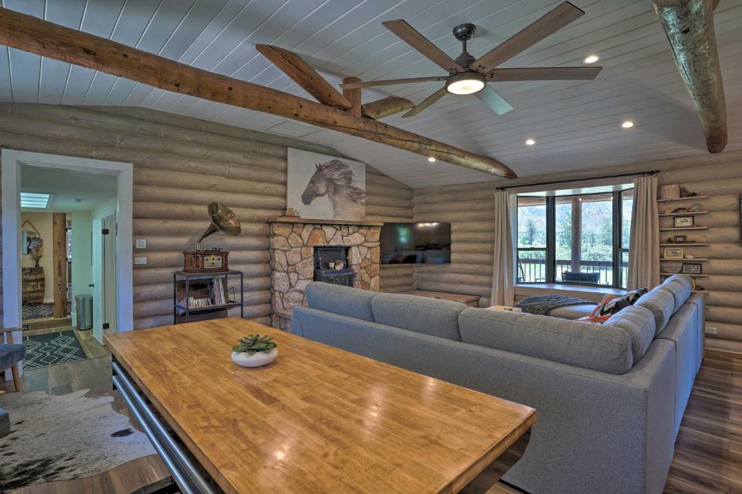 Photo of Livingroom in Williamson