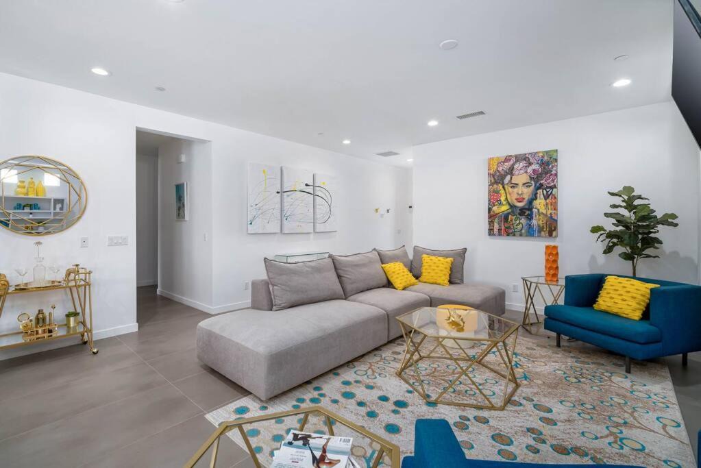 Photo of Livingroom in B-Bar-H Ranch