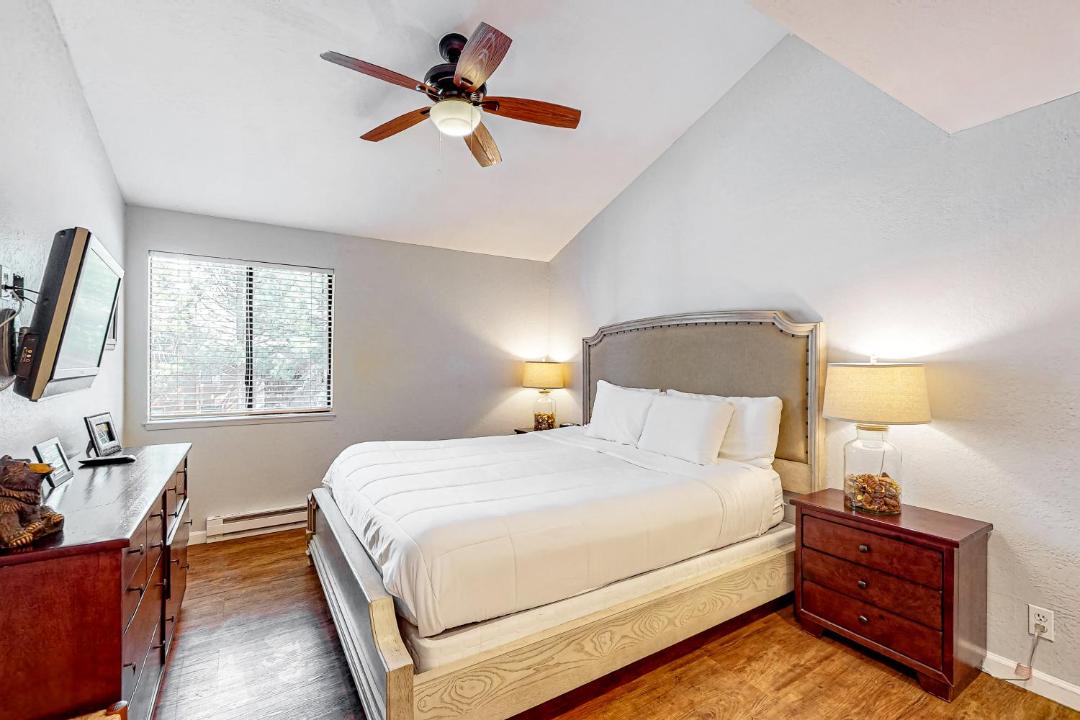 Photo of Bedroom in Mammoth Lakes