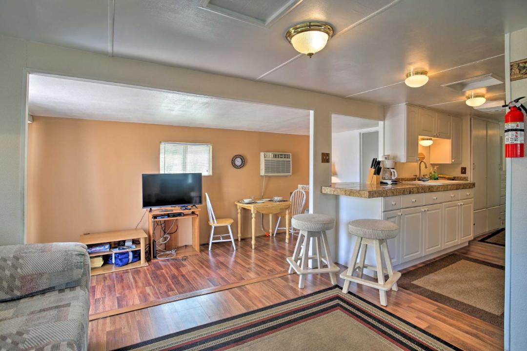 Photo of Livingroom in Desert Hot Springs