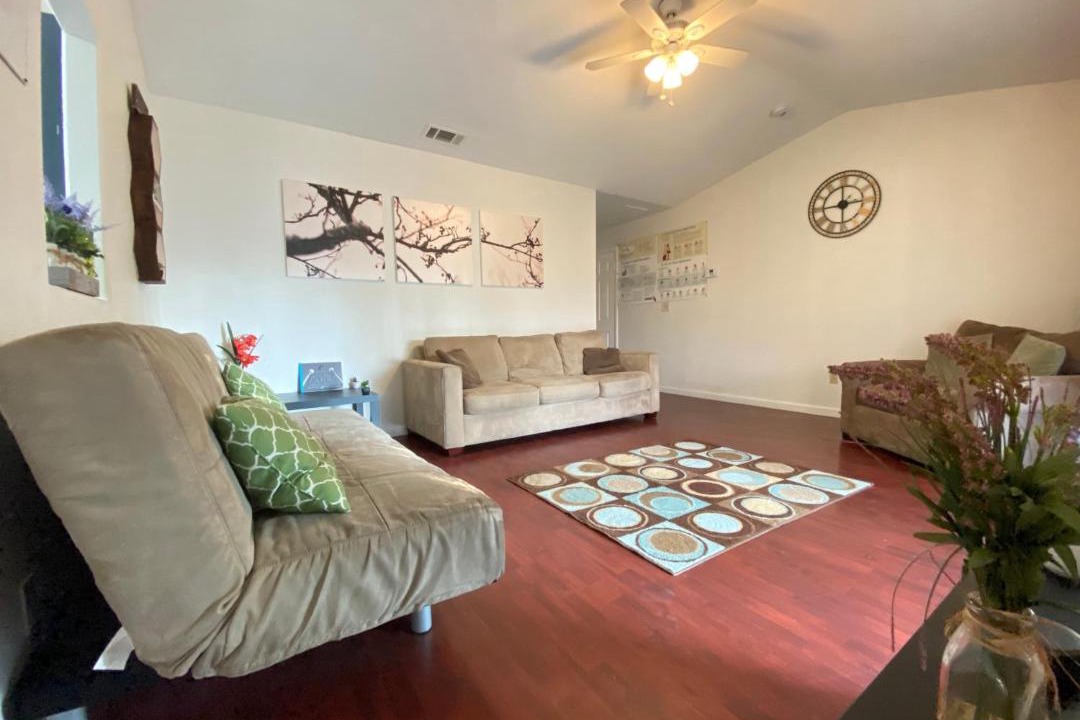 Photo of Livingroom in Southeastern Sacramento