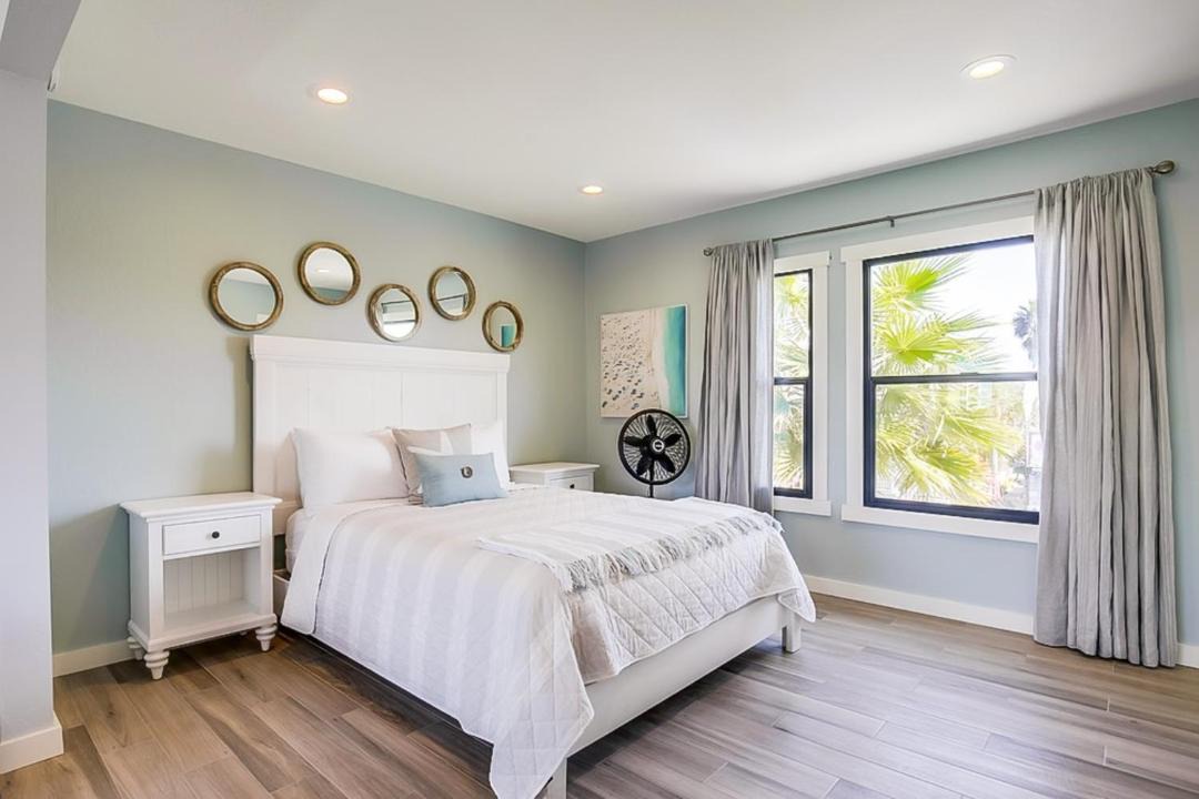Photo of Bedroom in Mission Beach