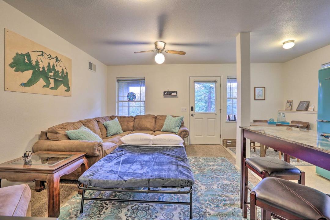 Photo of Livingroom in Applegate