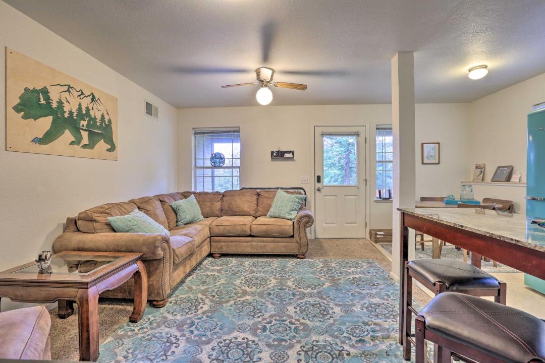Photo of Livingroom in Applegate