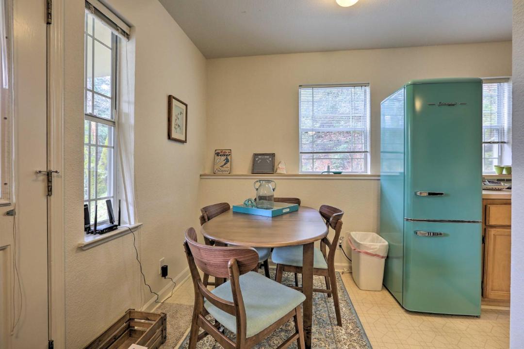 Photo of Livingroom in Applegate