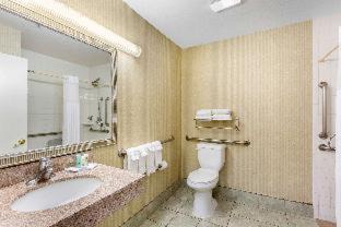 Photo of Bathroom in Mira Costa