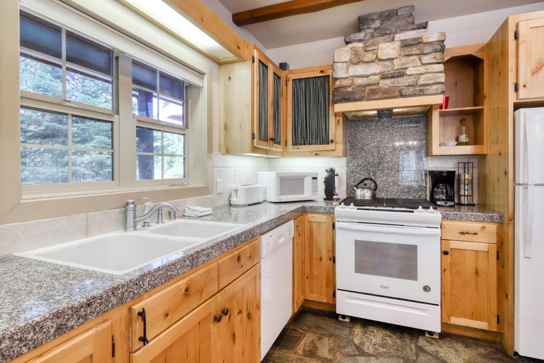 Photo of Kitchen in Shaver Lake